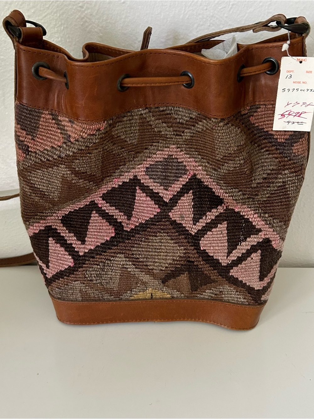 NWT -Stunning Kilim and Leather Vintage, Bucket Bag, Brown and Pink Pattern - Picture 2 of 10